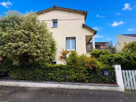 maison 8 pièces - 169 m²