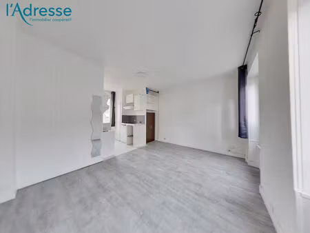 location appartement 1 pièce  20.07m²  champs