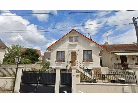 maison a vendre sur gagny- lac de maison blanche