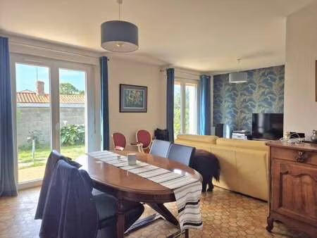 vente maison à sainte-foy (85150) : à vendre / 82m² sainte-foy