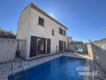 montady ! villa t5 de 120 m2 sur 318m2 de terrain avec pisci
