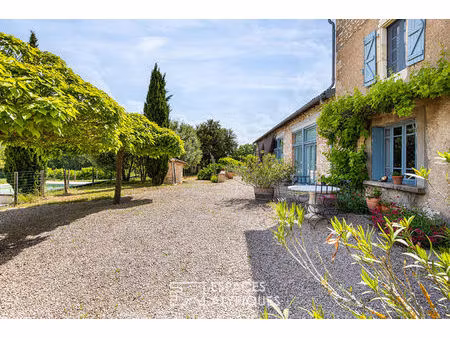 propriété de charme avec gîtes et réception en plein vignoble
