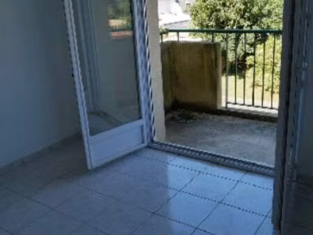 location appartement t1 à saint-jacques-de-la-lande (35136) : à louer t1 / 22m² saint-jacq