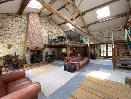 ancienne grange magnifiquement rénovée avec trois chambres