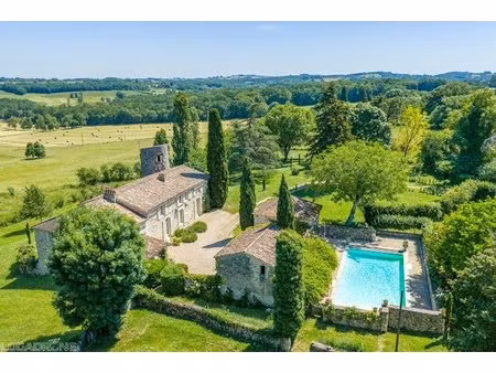 propriété historique avec piscine  verger et vues sur la campagne