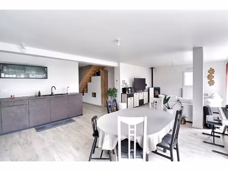 maison tres recente avec grand garage et jardin
