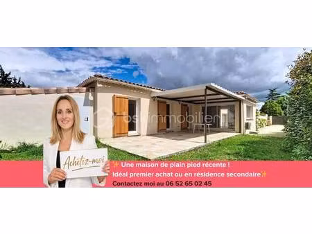 une maison de plain pied récente aux prestations impeccables  prête à accueillir votre fam