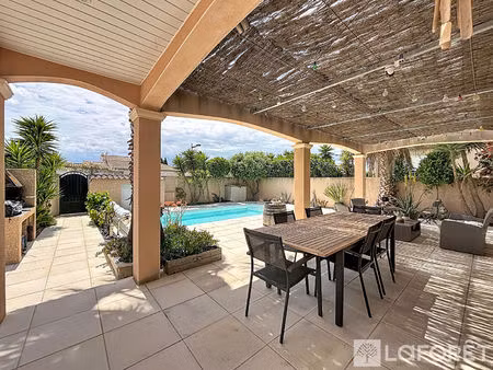 villa contemporaine de plain-pied avec jardin paysagé à sérignan village