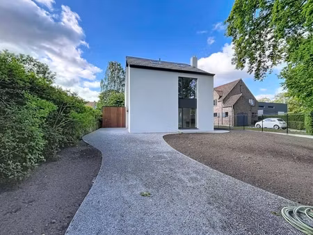 huis te huur in sint-kruis met 4 slaapkamers