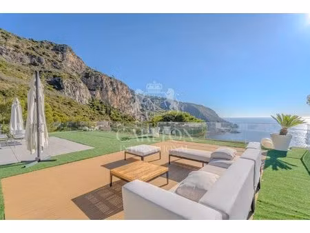 villa contemporaine avec vue mer panoramique à èze bord de mer