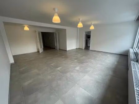 appartement te huur in sint-truiden met 3 slaapkamers
