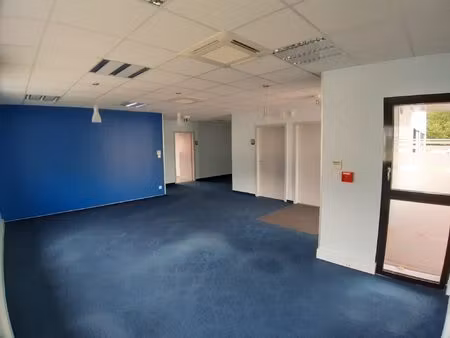 saint die local en très bon état de 227.00m²