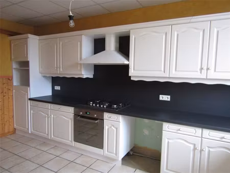 f6 avec cuisine équipée  balcon et loggia