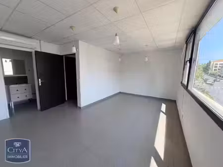 local commercial à louer 23.29 m² - marseille 12e arrondissement (13012) - 589€