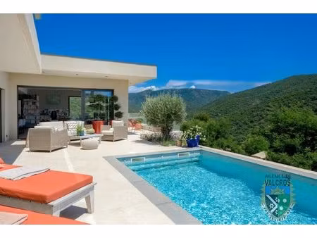 a vendre villa t 6 avec piscine grande terrasse double garage dominant le parcours de golf