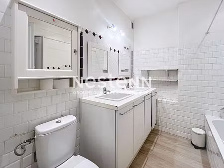 immeuble à vendre à saint-rémy-de-provence avec local commercial  appartement de 198 m²  t