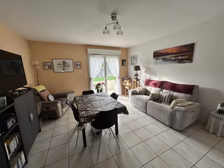 lucon (85) proche intermarche au calme appartement t2 rez de jardin 46m² avec balcon et pa