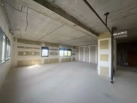 location local d’activités montauban 82000 111m²
