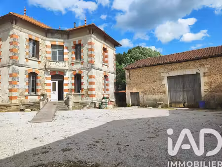 maison à agris (16110)