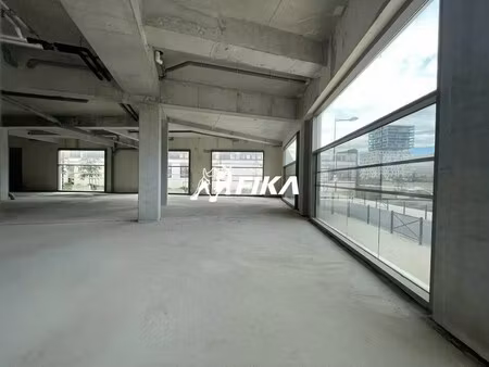 vente commerce 120 m² à 703 m²