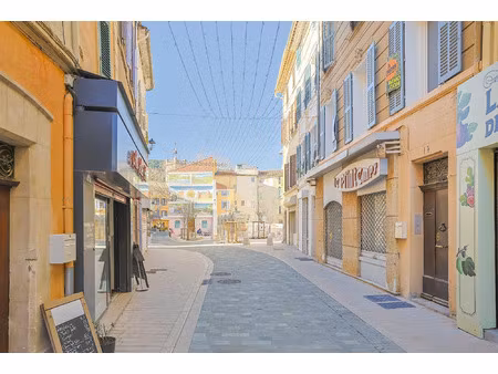 location commerce 91 m² à solliès-pont (83210)