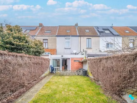 te renoveren woning met gezellige tuin