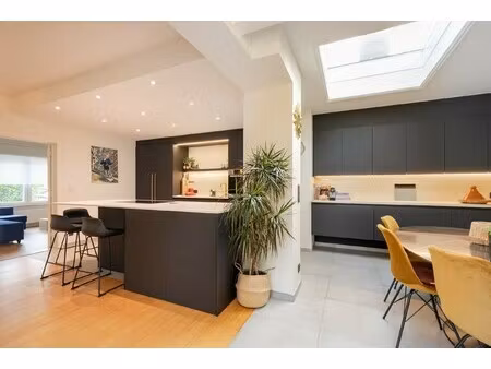 prachtige hoekwoning op toplocatie