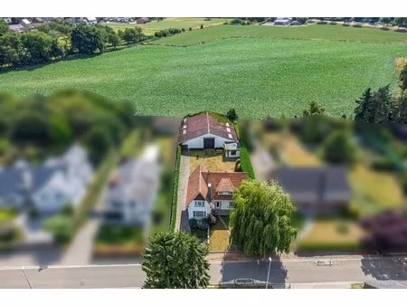 uniek perceel van 11a42ca met woning en achterliggende loods op toplocatie in aldeneik – m