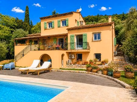 superbe villa 202 m² vue mer à deux pas du village