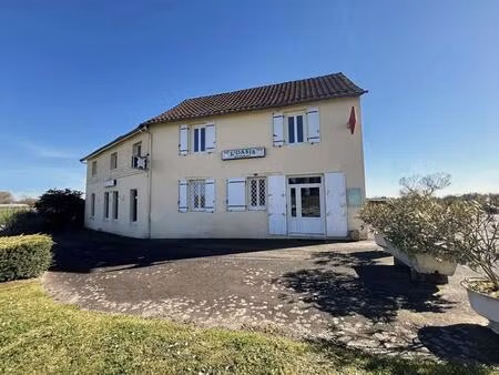 restaurant sarlande 6 pièce(s) 235 m2