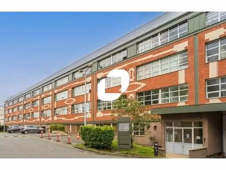 location local d'activités 192 m²