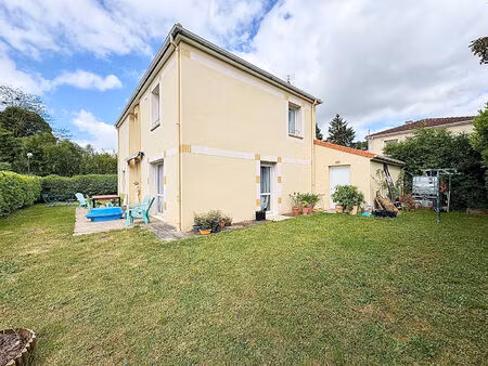 vente maison 6 pièces  118.00m²  montmorillon