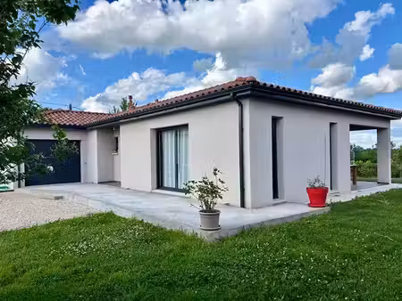 vente maison 4 pièces 108.67 m² à savignac (12200)  252 000 €