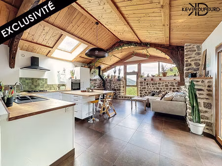 maison avec gîte de 140m² sur un terrain de 1 9 hectares à