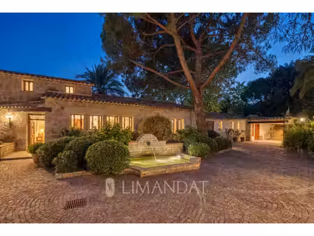 exclusivité - villa avec 4 dépendances avec parc - piscine