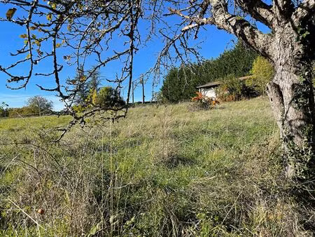 superbe terrain constructible avec vue  viabilisé  à 17 km du centre de périgueux