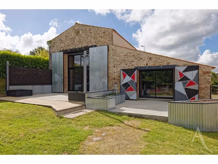 vente maison 5 pièces 160 m² à saint-etienne-du-bois (85670)  316 000 €