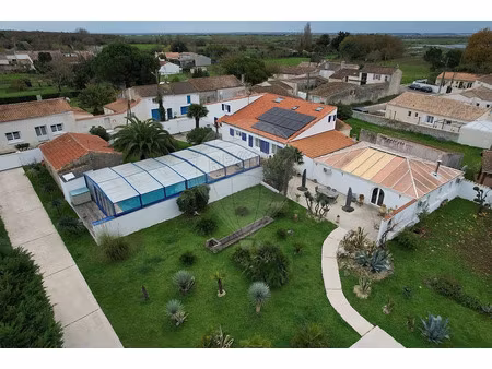 vente maison 6 pièces 325m2 marennes 17320 - 430000 € - surface privée