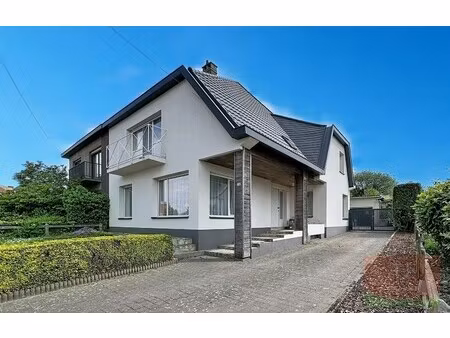 huis te koop in sint-lievens-houtem met 3 slaapkamers