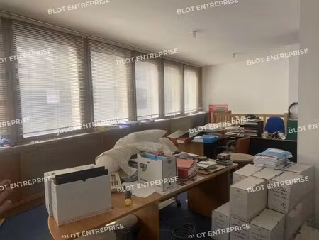 vente bureaux 77 m²