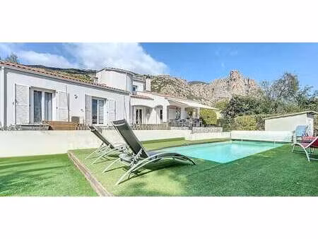 villa avec piscine et terrasse afa (2a)