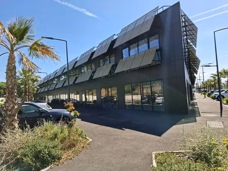 location commerce puget sur argens 83480 290m²