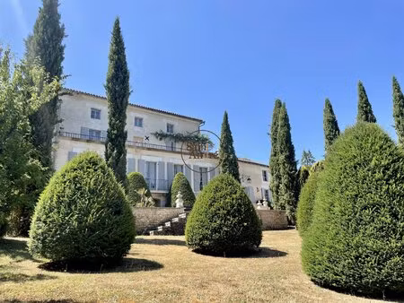 élégante propriété charentaise d'env. 600m² avec son incroy