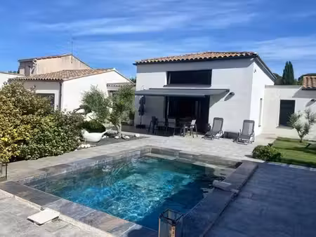 villa de 6 pièces de luxe en location noves  provence-alpes-côte d'azur