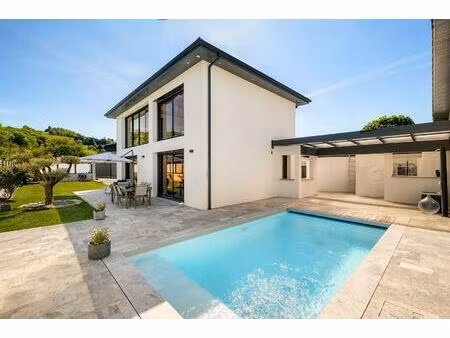 villa contemporaine avec dépendances