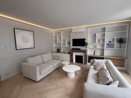 appartement de luxe à louer dans le quartier saint merri