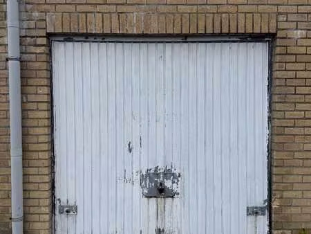 box de garage individuel n° 16