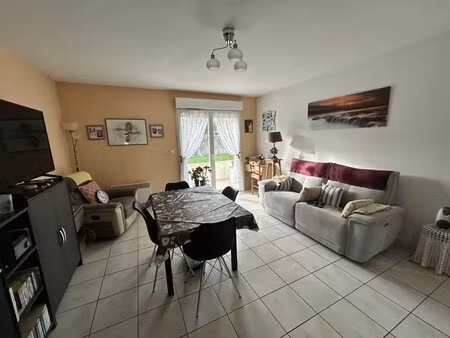 lucon (85) proche intermarche au calme appartement t2 rez de jardin 46m² avec balcon et...