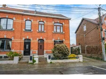 charmante maison villageoise avec jardin au calme