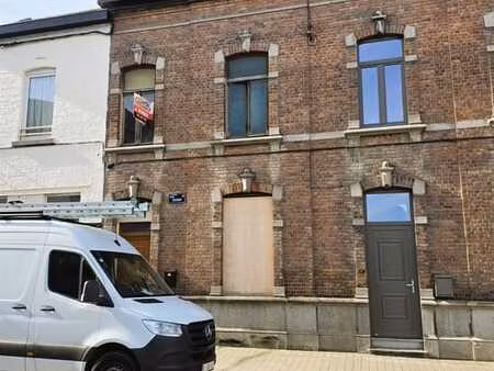 maison d'habitation à rénover avec terrain et garage